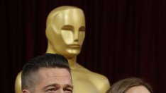 Брад Пит и Анджелина Джоли на уроци по самозащита