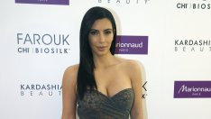 Ким Кардашян се връща в училище