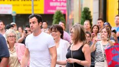 Анистън не искала да кани майка си на сватбата си