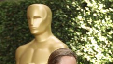 Анджи купи остров във формата на сърце на Брад