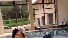 Чар или бедствие: Моника Валериева свали дрехите