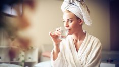 Топла вода на гладно сутрин – защо не?!