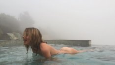 Хари Стайлс заби модел на Victoria's Secret