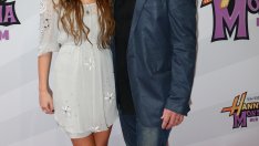 Бащата на Майли Сайръс не ѝ дава да се омъжва