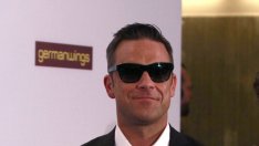 Роби Уилямс със симптомите на бременна