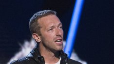 Крис Мартин излезе на среща с модела Алекса Чънг