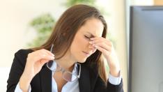 Отпуснете уморените очи с няколко упражнения