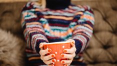 Как да поправим счупен нокът с торбичка от чай?