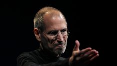 Почина босът на  „Епъл“  Стив Джобс. Звездите го оплакват