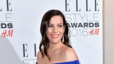 Бременната Лив Тайлър блесна на наградите за стил на ELLE