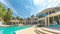 Еминем загуби $2,85 милиона, след като продаде имение в Детройт