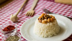 Оризът, съхраняван на стайна температура, крие риск от отравяне?