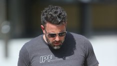 Бен Афлек си сложи обратно брачната халка