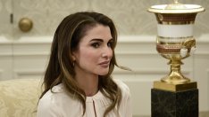 Какво се случва с лицето на кралица Рания?