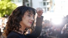 Азия Ардженто го закъса, комик също я обвини в секс тормоз