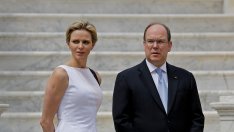 Принцеса Шарлийн от Монако очаква близнаци