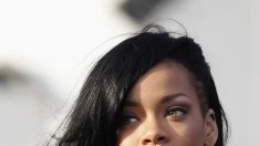 Отново вбесиха Риана на интервю (видео)