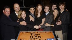 Аштън Кътчър се среща с Мила Кунис