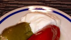 Пълнени чушки с кайма и карфиолен ориз