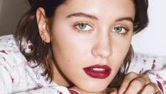 Дъщерята на Джъд Лоу проби в козметиката