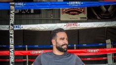 Бившият на Пам отрече да я е бил