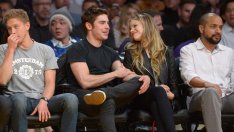 Зак Ефрон излиза с актрисата Халстън Сейдж