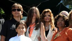 Децата на Майкъл искат 30 млн. долара