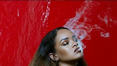 Риана ще продава марихуана?