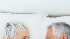 Пенсионери получават специални съвети за секс