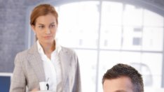 Шефовете спряха да се женят за секретарките си