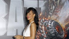 Хефнер иска да сложи Риана на корицата на “Playboy”