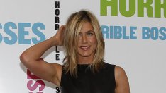 Анистън планира тайна сватба?