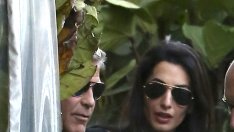 Джордж Клуни отпразнува годежа си с приятели