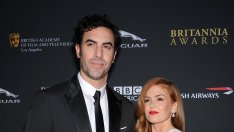 Айла Фишър и Саша Барън Коен чакат трето дете