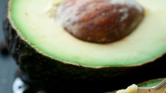 Половин авокадо на обяд гони глада