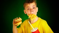 „Бързата храна“ понижава коефициента на интелигентност