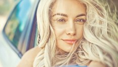 За блондинки: Мисия целунати от слънцето коси