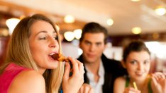 Искате да сте слаби – не общувайте с лакомници!