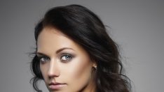 Гладки вълни в косите през лятото