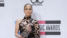 Гаджето на Лопес й струва 10 000 долара седмично