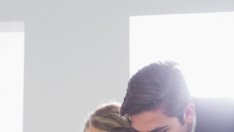 Трябва ли да смените фамилията си след брака?