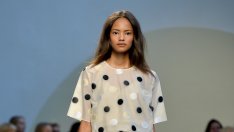 Да сложим точката