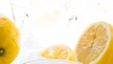 Ползите от водата с лимон