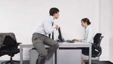 Какво да правите, ако колегата ви е работохолик