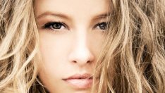 Как да фиксираме небрежно рошава коса?