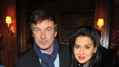 Булката на Алек Болдуин го подмлади