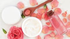 Ексфолиант от рози почиства и успокоява кожата