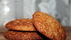 Овесени сладки с мед и сусамов тахан