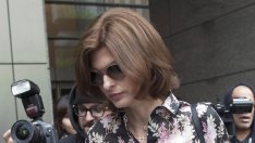 Линда Еванджелиста започна битка с милиардера Франсоа-Анри Пино