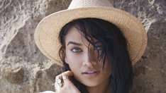 Какво не знаете за екзотичната красавица Шанина Шейк